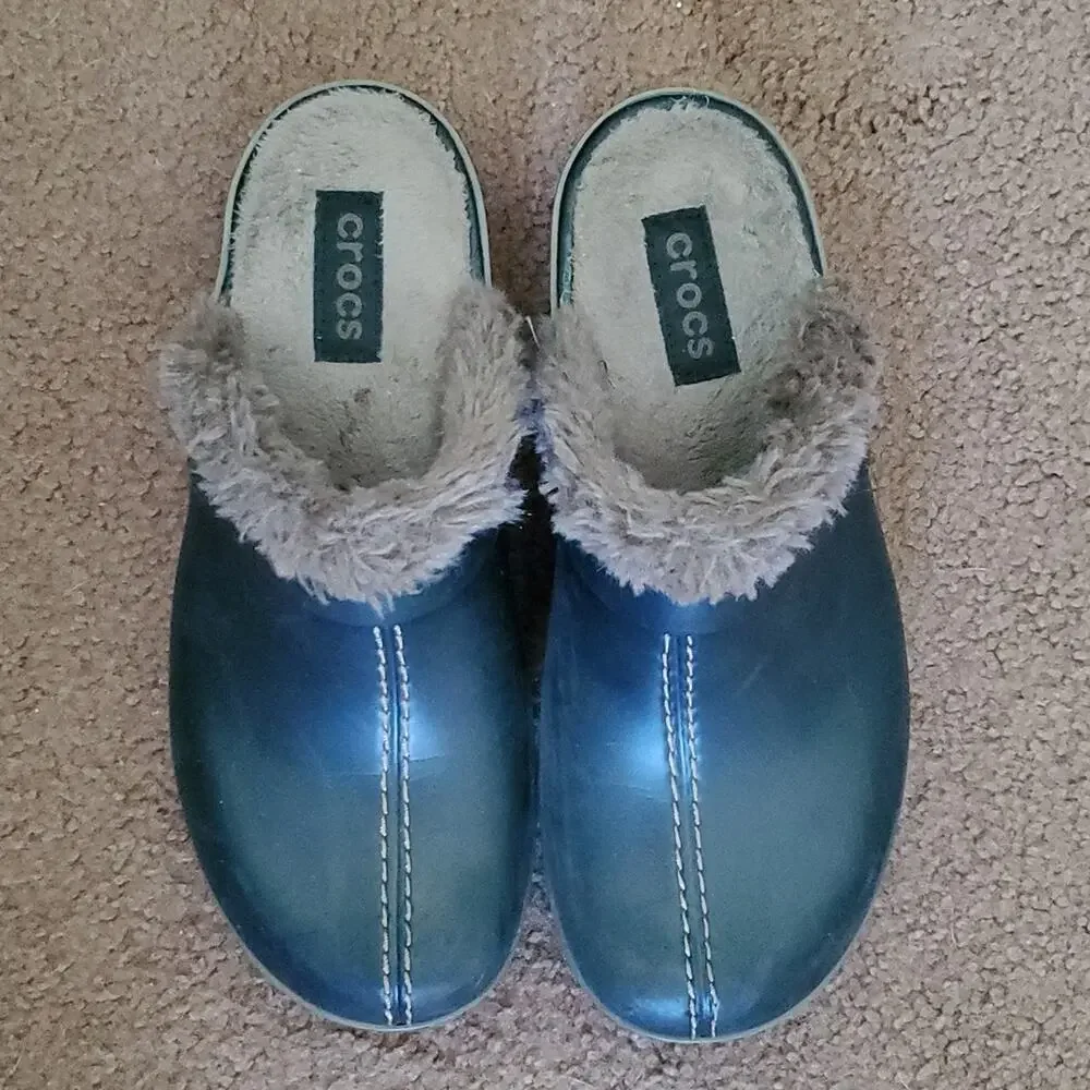 Crocs Cobbler Fuzz Clogs Size 8 - Picture 2 of 6